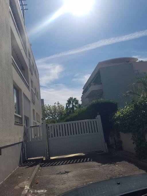 Charmant Studio Lumineux Avec Parking Prive Saint-Raphaël Exteriér fotografie